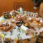 La Mammola Bed & Breakfast 3*