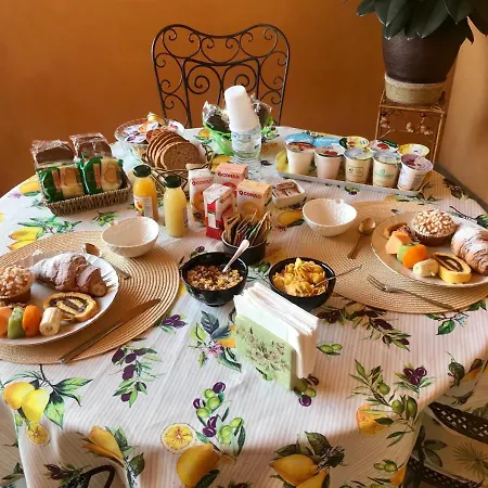 La Mammola Bed & Breakfast *