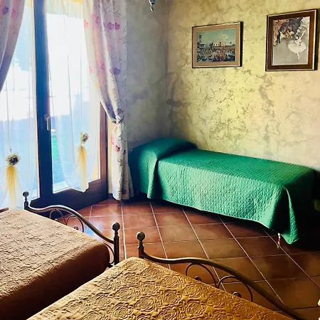 La Mammola Bed & Breakfast *