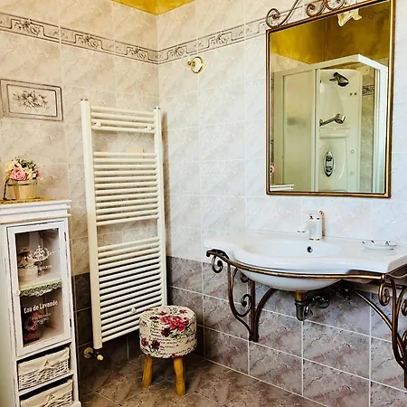 Alojamento de Acomodação e Pequeno-almoço La Mammola 3*