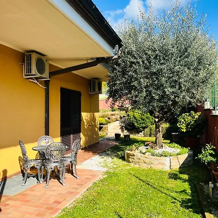 La Mammola Alojamento de Acomodação e Pequeno-almoço 3*