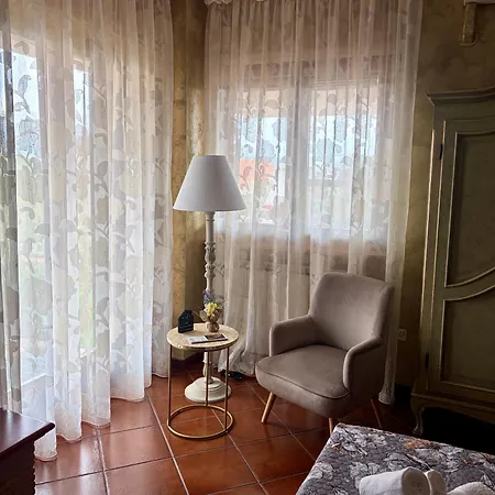 La Mammola Bed & Breakfast 3*